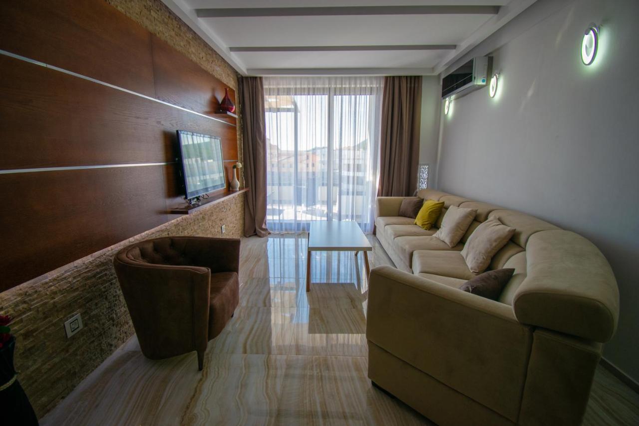 Golden Apartments Улцинь Екстер'єр фото